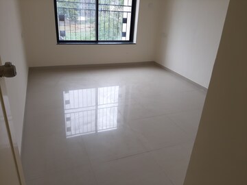 Room in 2 BHK Apartment at Shrinivas Crossover County B Wing, Sinhagad Road – for Rent