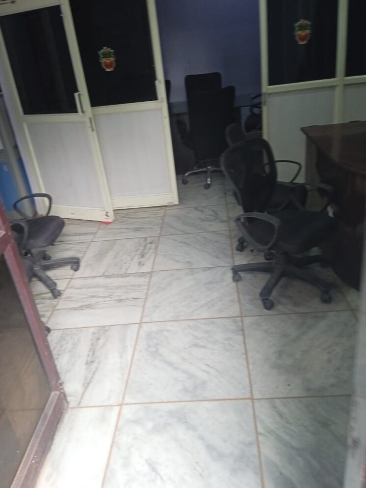 Bathroom, shubhkamna-appartments Commercial Office Space 1200 Sq.Ft. In Sector 2 Noida 9131744