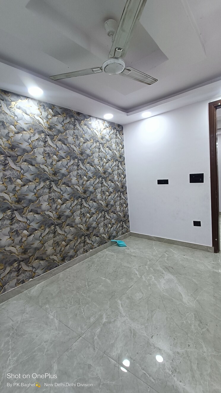 Room, govindpuri 3 Bedroom 900 Sq.Ft. Builder Floor In Govindpuri Delhi 9131781