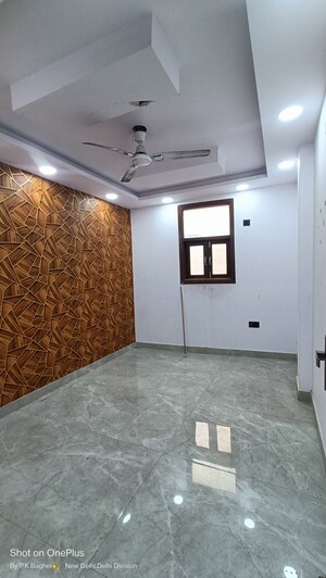 Room in 3 BHK Builder Floor at Govindpuri – for Sale