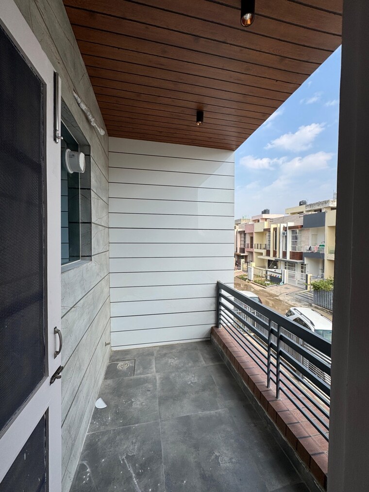 Balcony, sector 117 3 Bedroom 990 Sq.Ft. Villa In Sector 117 Mohali 9131736