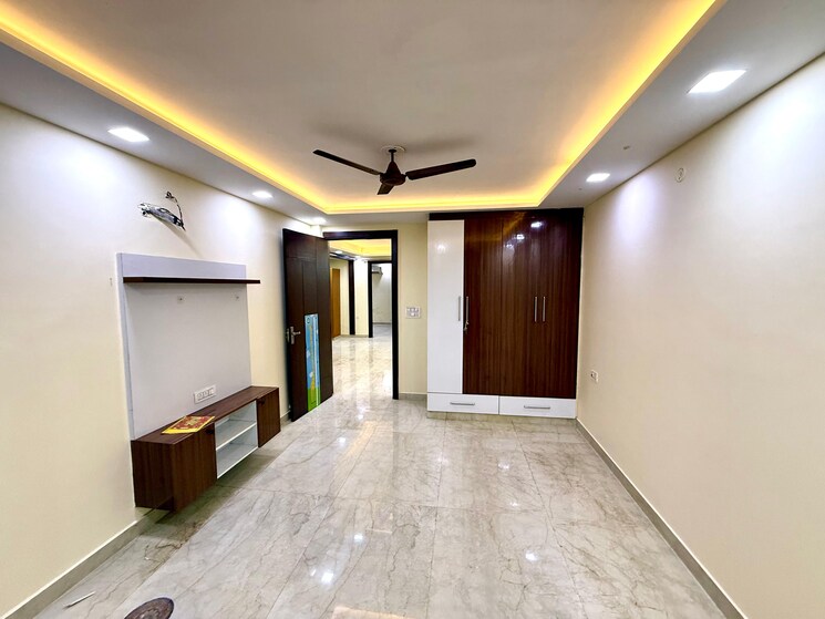 Room, sector 4 dwarka 3 Bedroom 1500 Sq.Ft. Apartment In Sector 4 Dwarka Delhi 9131788