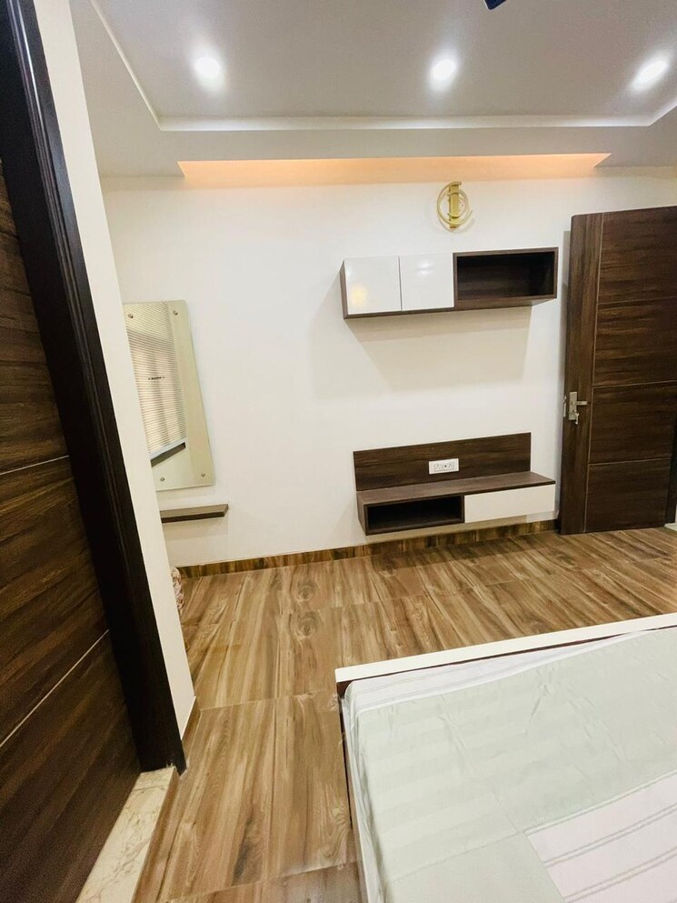 Master Bedroom, new-ashiyana-apartment 3 Bedroom 80 Sq.Yd. Builder Floor In Dwarka Mor Delhi 9131767