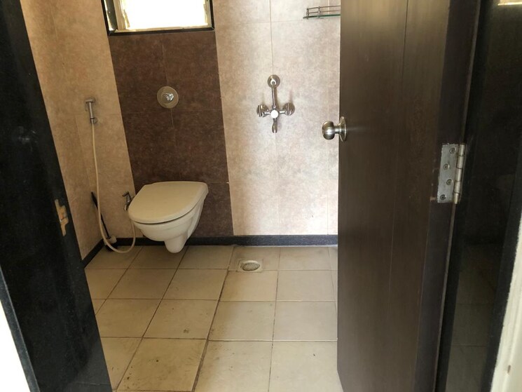 Bathroom, paranjape-schemes-madhukosh 3 Bedroom 1362 Sq.Ft. Apartment In Dhayari Pune 9131843