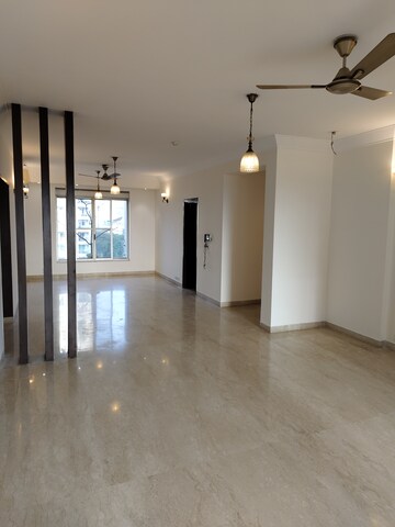 Room in 3 BHK Apartment at Parsvnath Exotica, Sector 53 – for Rent
