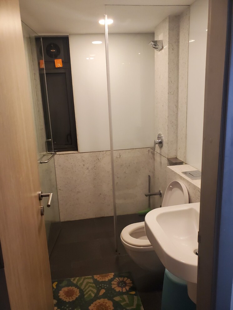 Bathroom, lodha-new-cuffe-parade 2.5 Bedroom 1225 Sq.Ft. Apartment In Wadala Mumbai 9131926