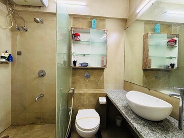 Bathroom in 4 BHK Apartment at Darsshan Ricco, Lower Parel – for Rent
