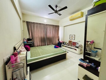 Bedroom in 4 BHK Apartment at Darsshan Ricco, Lower Parel – for Rent