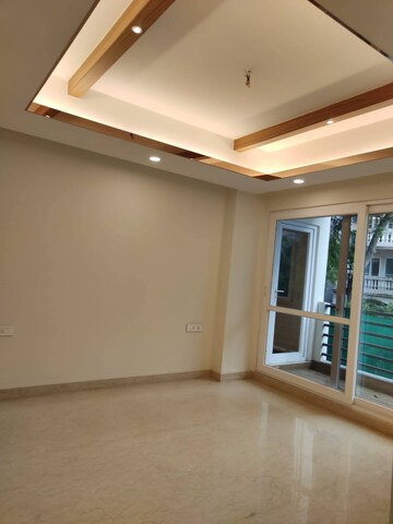Room in 3 BHK Apartment at Ireo Victory Valley, Sector 67 – for Rent
