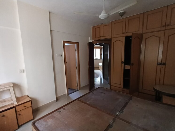 Room, lokhandwala-complex 3 Bedroom 1050 Sq.Ft. Apartment In Andheri West Mumbai 9131966