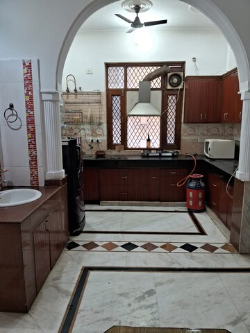 Bedroom in 2 BHK Apartment at RWA Apartments Sector 41, Sector 41 – for Rent