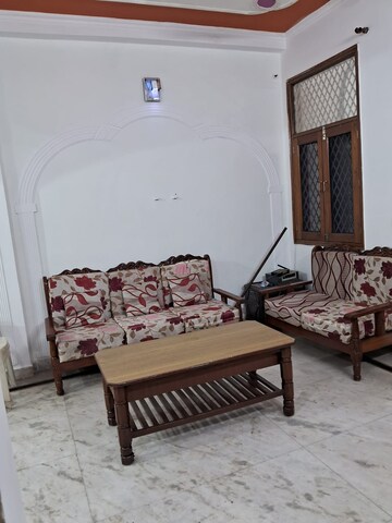 2 BHK Apartment For Rent in RWA Apartments Sector 41, Sector 41