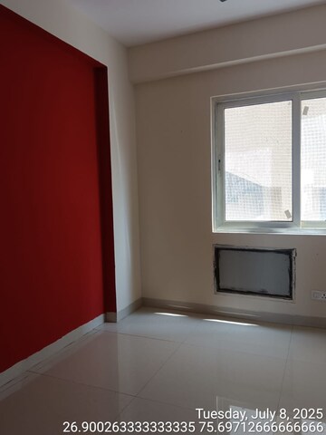 Room in 2.5 BHK Apartment at Samriddhi Seven Heaven, Ranibagh – for Rent