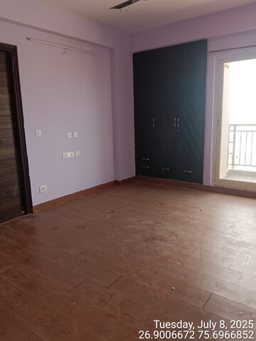 Room in 2.5 BHK Apartment at Samriddhi Seven Heaven, Ranibagh – for Rent