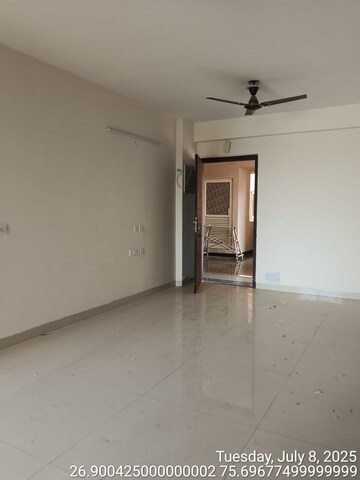 Room in 2.5 BHK Apartment at Samriddhi Seven Heaven, Ranibagh – for Rent
