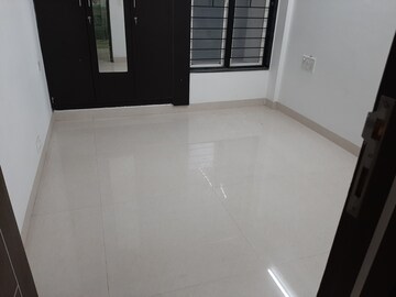 Room in 3 BHK Apartment at SRK Mango Nest, Sinhagad Road – for Rent