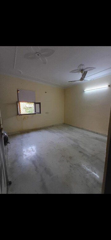 2 BHK Builder Floor For Rent in Chattarpur