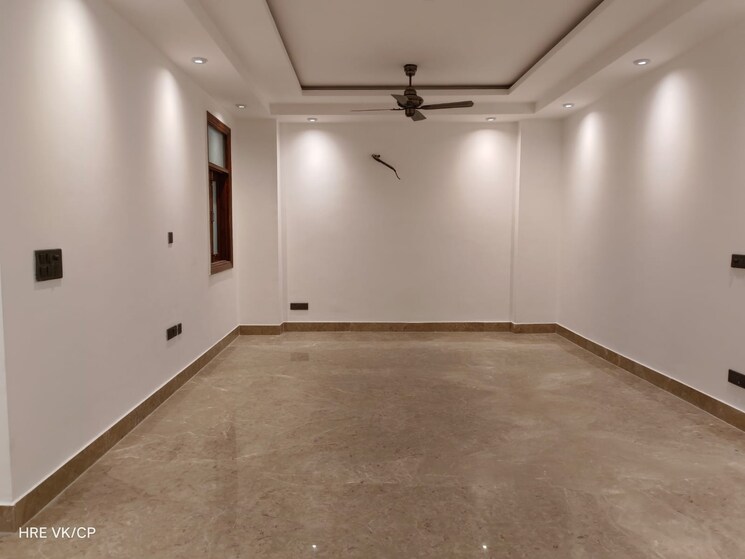 Room, shanti kunj 4 Bedroom 1800 Sq.Ft. Builder Floor In Shanti Kunj Delhi 9132064