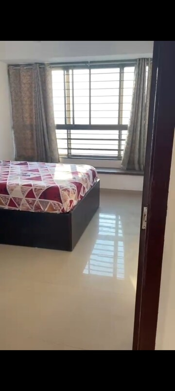 Bedroom in 2.5 BHK Apartment at Oberoi Realty Splendor, Andheri East – for Rent