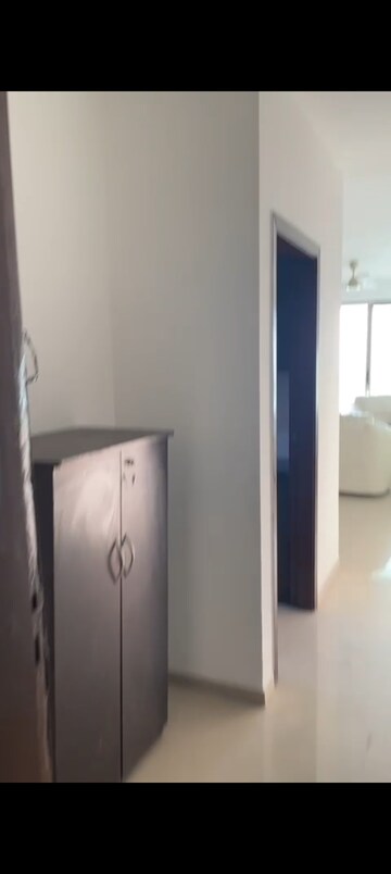 Bathroom in 2.5 BHK Apartment at Oberoi Realty Splendor, Andheri East – for Rent