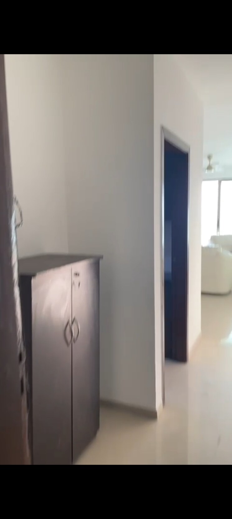 Bathroom, oberoi-realty-splendor 2.5 Bedroom 900 Sq.Ft. Apartment In Andheri East Mumbai 9132044