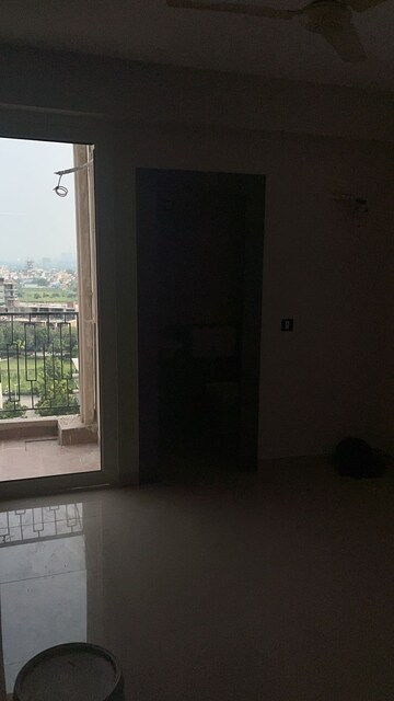 Room in 3 BHK Apartment at ROF Alante, Sector 108 – for Rent