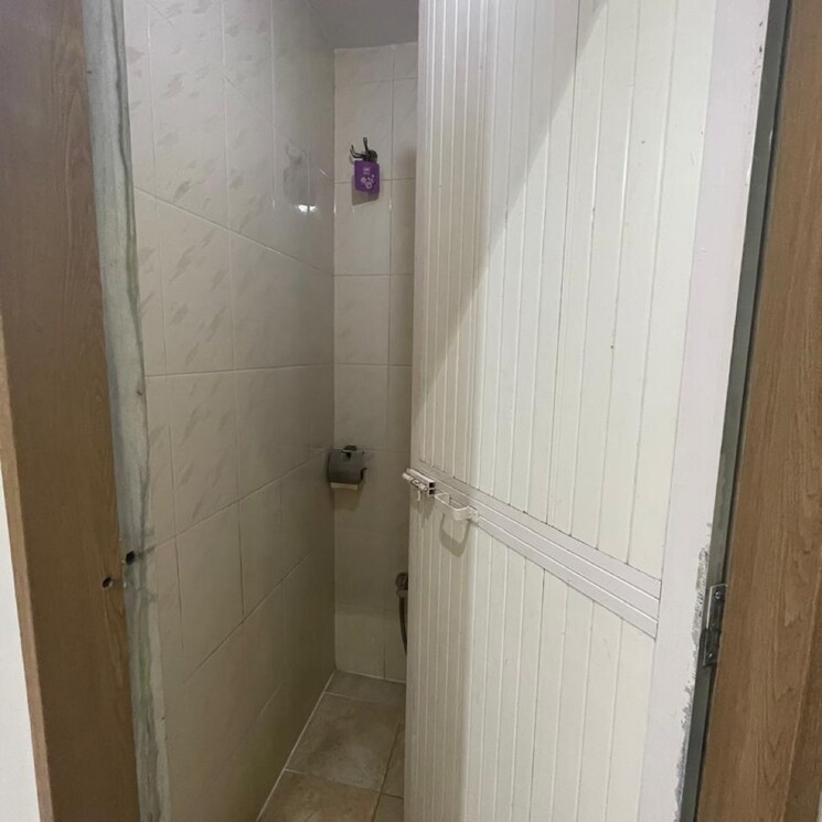 Bathroom, goregaon east 2 Bedroom 625 Sq.Ft. Apartment In Goregaon East Mumbai 9132106