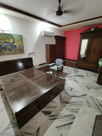 Master Bedroom in 2 BHK Apartment at Shyam Saran Society, Koregaon Park – for Rent