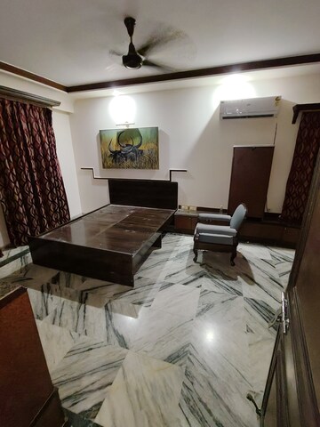 Master Bedroom in 2 BHK Apartment at Shyam Saran Society, Koregaon Park – for Rent