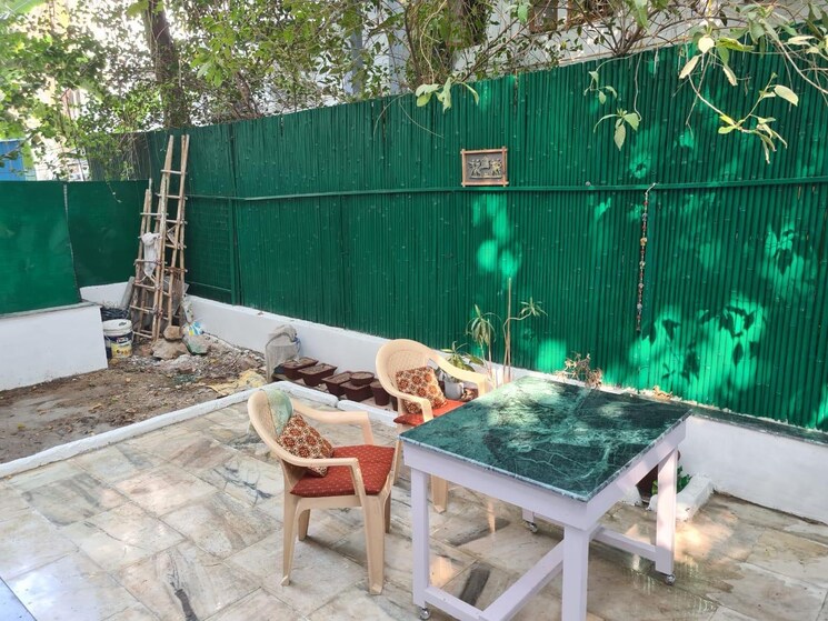 Exterior View, safdarjung development area 3 Bedroom 110 Sq.Yd. Apartment In Safdarjung Development Area Delhi 9132092