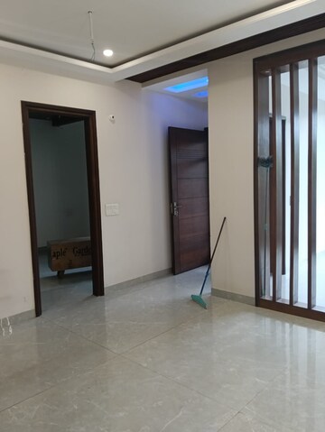 Room in 4 BHK Independent House at Sector 26 – for Sale
