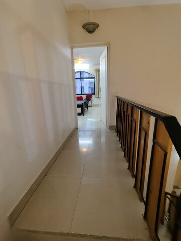 Room in 3 BHK Apartment at Yogi Park CHS Koregaon, Koregaon – for Rent