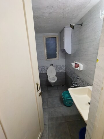 Furnished Amenities in 3 BHK Apartment at Yogi Park CHS Koregaon, Koregaon – for Rent