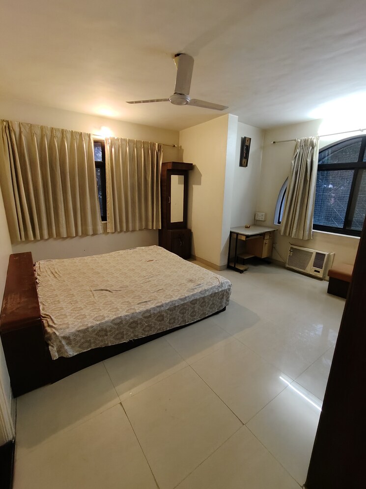 Living Room, yogi-park-chs-koregaon 3 Bedroom 1500 Sq.Ft. Apartment In Koregaon Pune 9132110