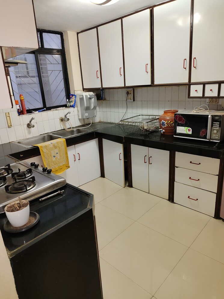 Kitchen, yogi-park-chs-koregaon 3 Bedroom 1500 Sq.Ft. Apartment In Koregaon Pune 9132110