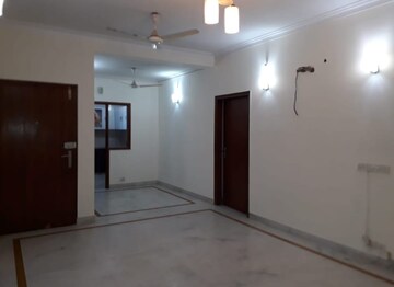 Room in 2 BHK Apartment at Sai Homes Sector 49, Sector 49 – for Rent