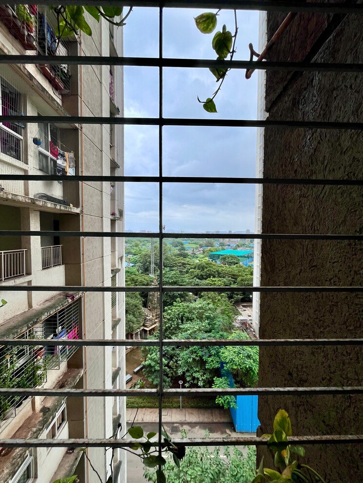 Balcony, lodha-amara 2 Bedroom 800 Sq.Ft. Apartment In Kolshet Road Thane 9132141