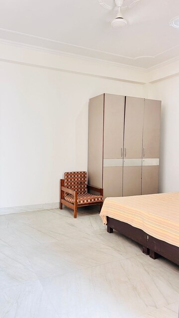 Bedroom in 4 BHK Builder Floor at Sector 46 – for Rent