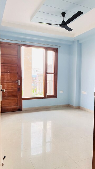 Room in 4 BHK Builder Floor at Sector 46 – for Rent