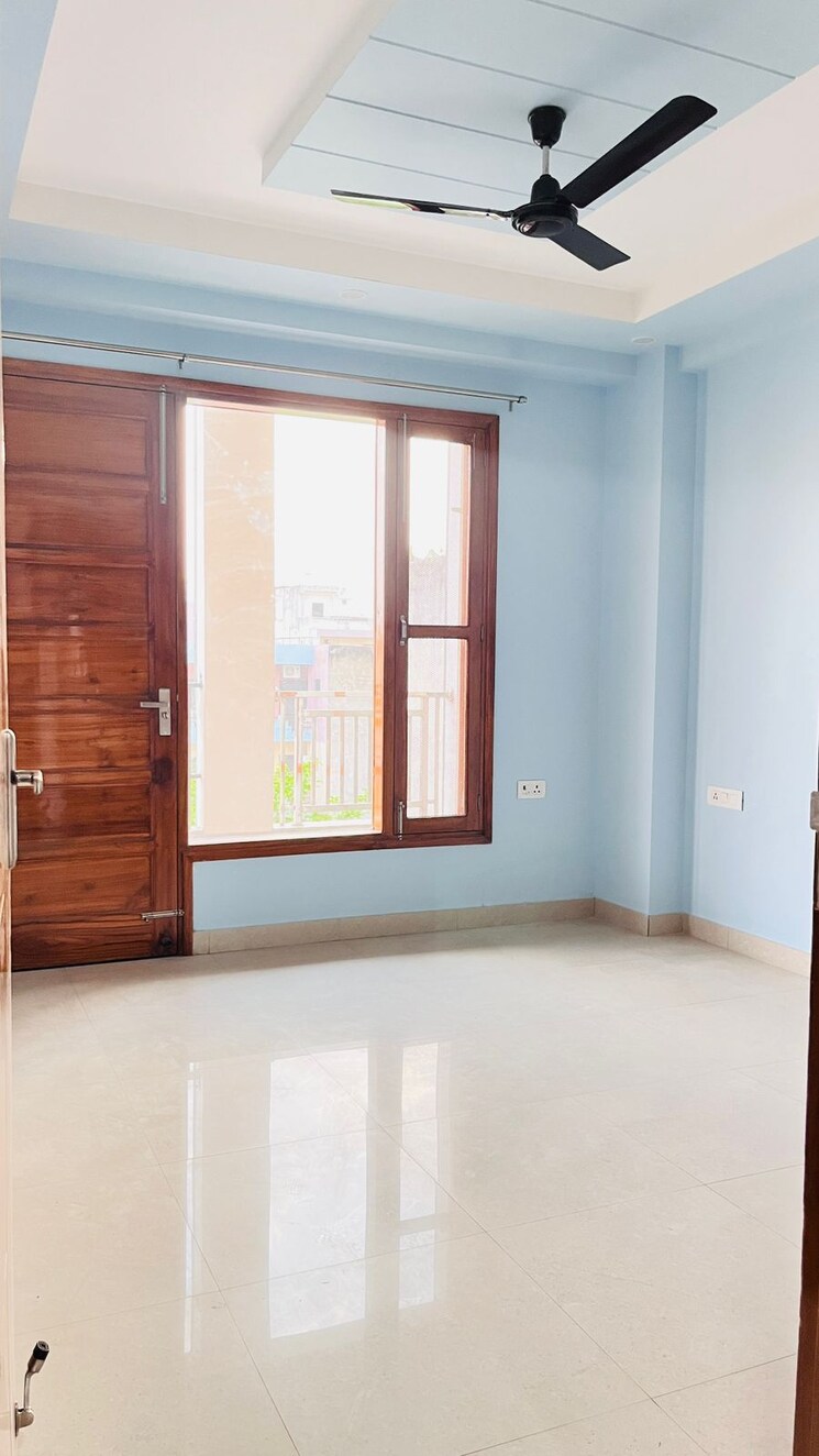 Room, sector 46 4 Bedroom 2250 Sq.Ft. Builder Floor In Sector 46 Gurgaon 9132165