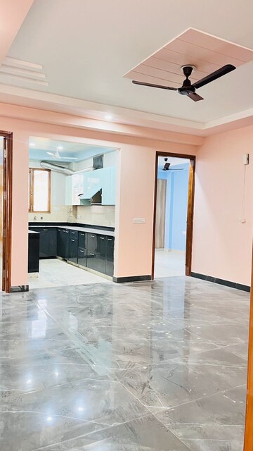 Room in 4 BHK Builder Floor at Sector 46 – for Rent
