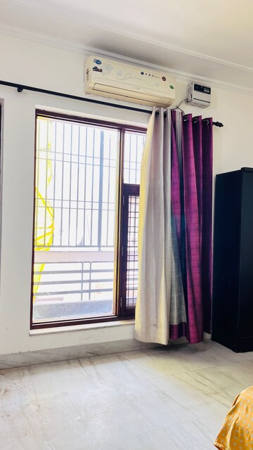 Building Lobby in 4 BHK Builder Floor at Sector 46 – for Rent