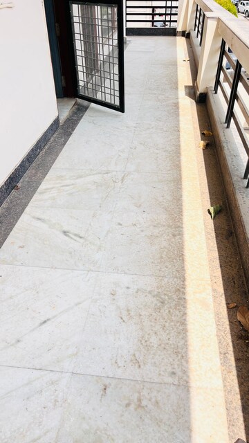 Balcony in 4 BHK Builder Floor at Sector 46 – for Rent