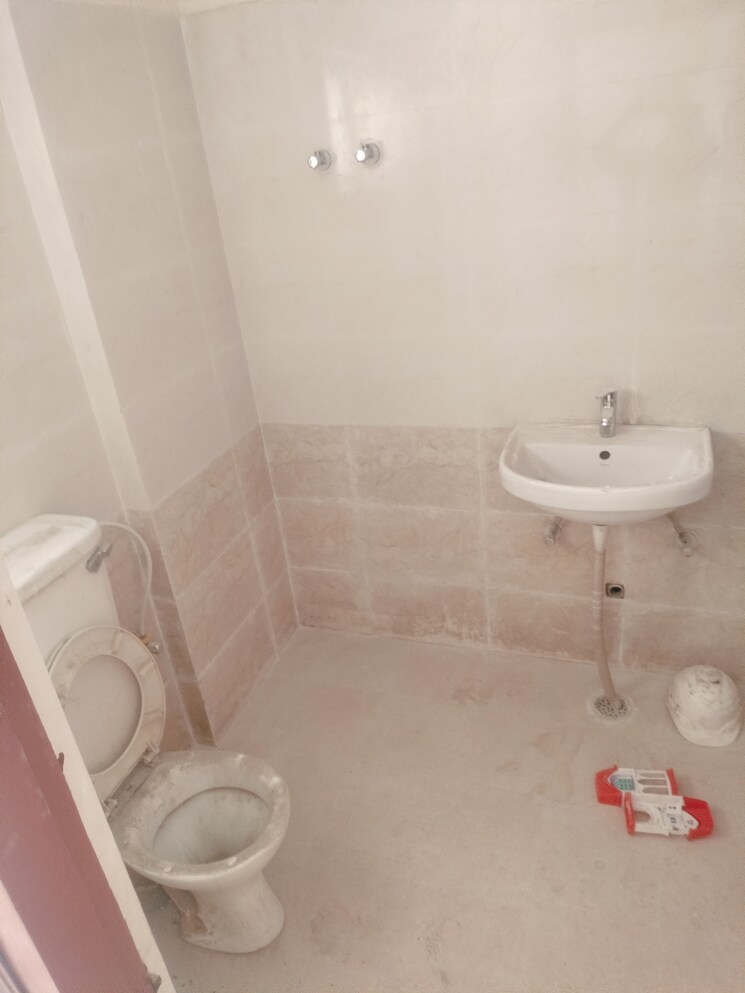 Bathroom, lucknow-ahana-enclave 3 Bedroom 1166 Sq.Ft. Apartment In Amar Shaheed Path Lucknow 9132147