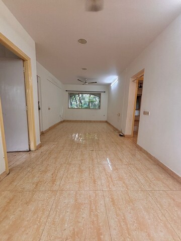 Room in 2 BHK Apartment at Nahar Regency Park CHS, Chandivali – for Rent
