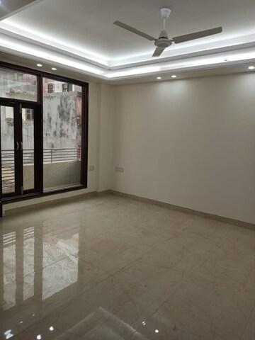 Room in 2 BHK Builder Floor at Chattarpur – for Rent
