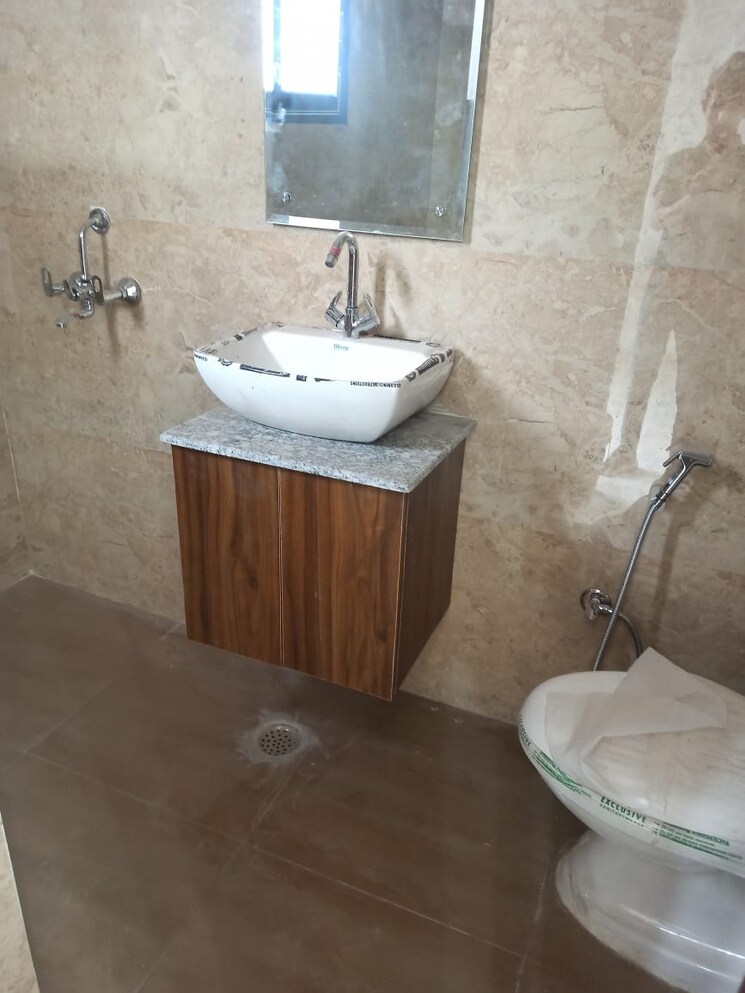 Bathroom, chattarpur 2 Bedroom 900 Sq.Ft. Builder Floor In Chattarpur Delhi 9132228