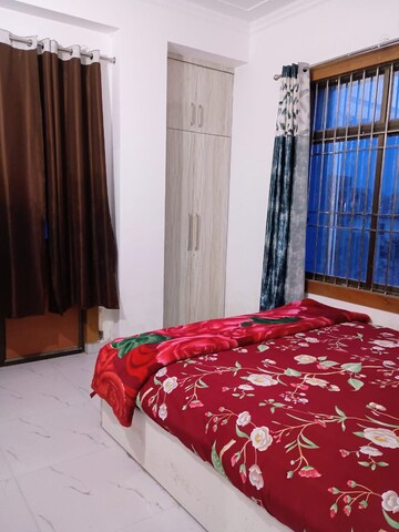 Bedroom in 2 BHK Builder Floor at Arjunganj – for Rent