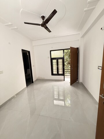 2 BHK Builder Floor For Rent in Chattarpur