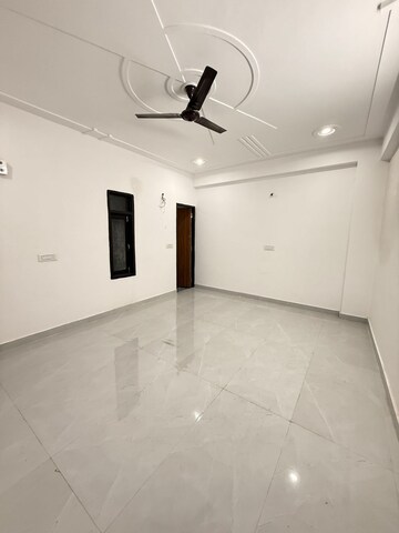 Room in 2 BHK Builder Floor at Chattarpur – for Rent